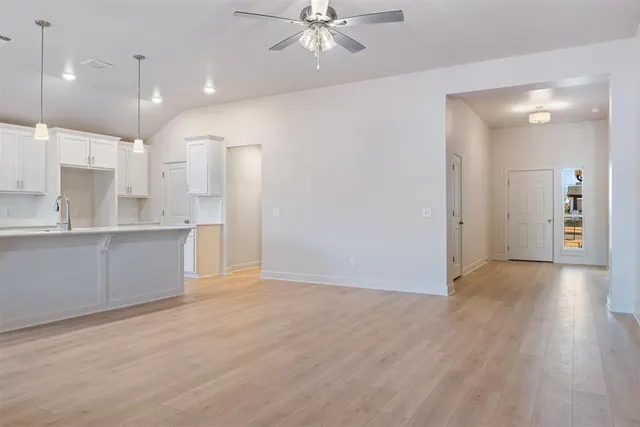 Photo 7 — 457 Vista Drive, Yukon, OK 73099