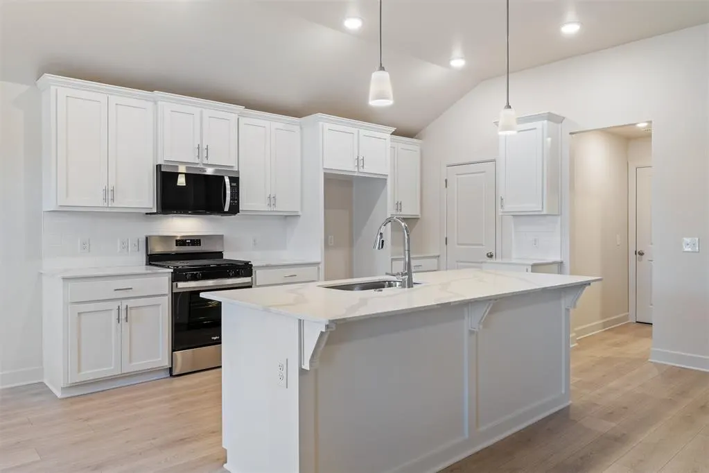 Photo 9 — 457 Vista Drive, Yukon, OK 73099