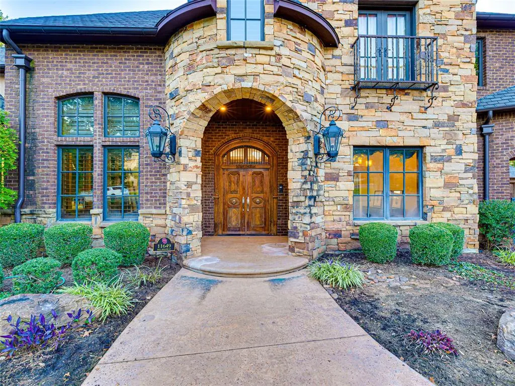Photo 5 — 11649 Mill Hollow Court, Oklahoma City, OK 73131