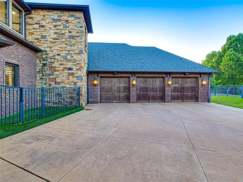Photo 7 — 11649 Mill Hollow Court, Oklahoma City, OK 73131