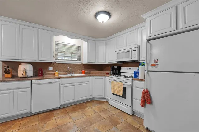 Photo 6 — 813 S Magnolia Street, Cordell, OK 73632