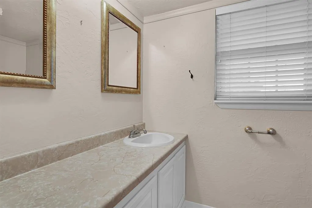 Photo 22 — 813 S Magnolia Street, Cordell, OK 73632