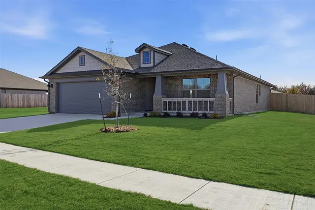 Photo 2 — 20080 Woodrock Street, Harrah, OK 73045