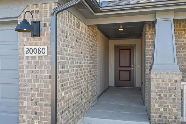 Photo 3 — 20080 Woodrock Street, Harrah, OK 73045