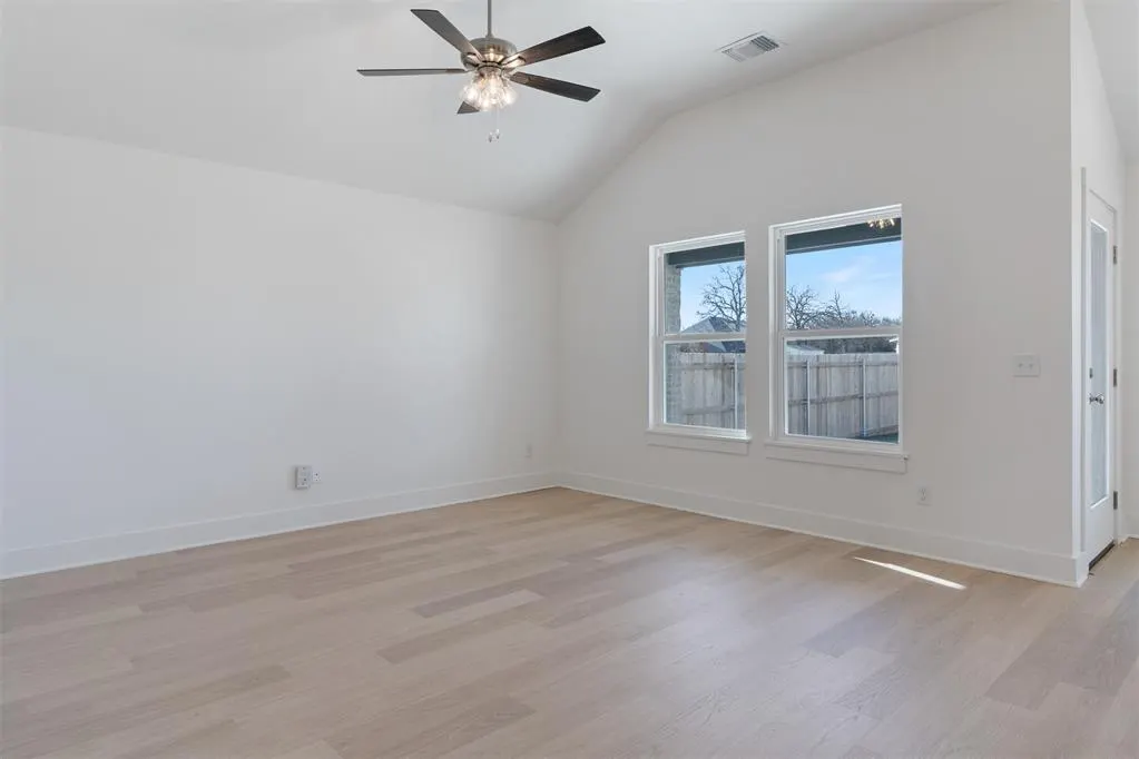 Photo 6 — 315 Woodrock Street, Harrah, OK 73045
