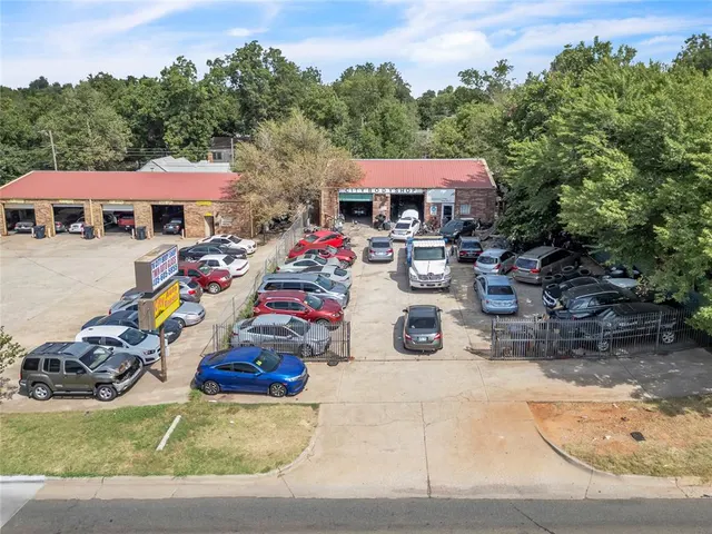 Photo 3 — 2359 NW 10th Street, Oklahoma City, OK 73107