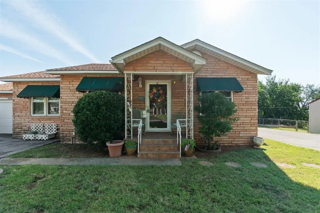 Photo 7 — 1703 S Mission Street, Anadarko, OK 73005