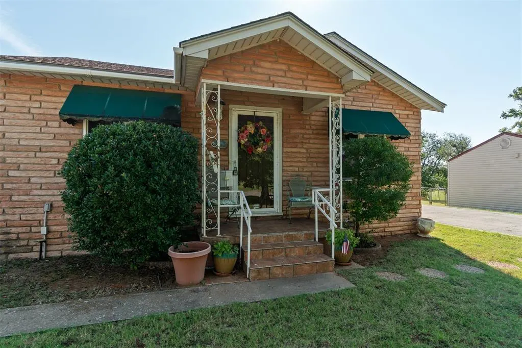Photo 9 — 1703 S Mission Street, Anadarko, OK 73005
