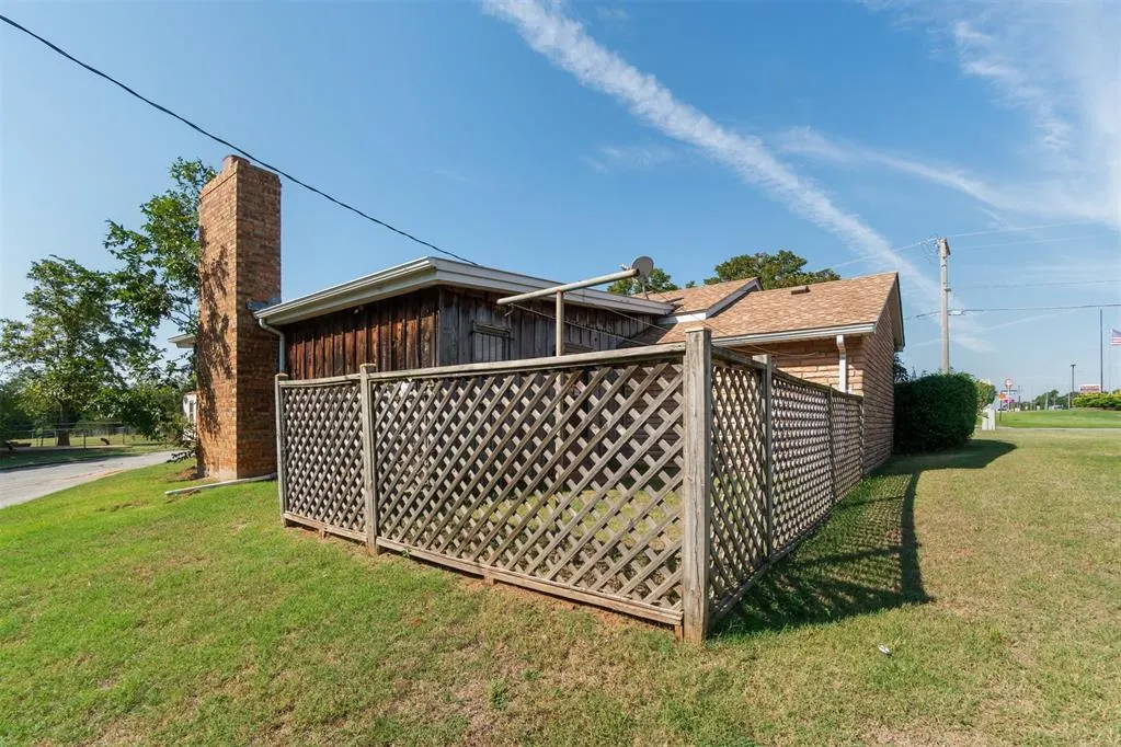 Photo 47 — 1703 S Mission Street, Anadarko, OK 73005