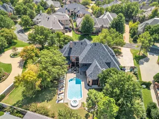Sold home at 14616 Mistletoe Drive