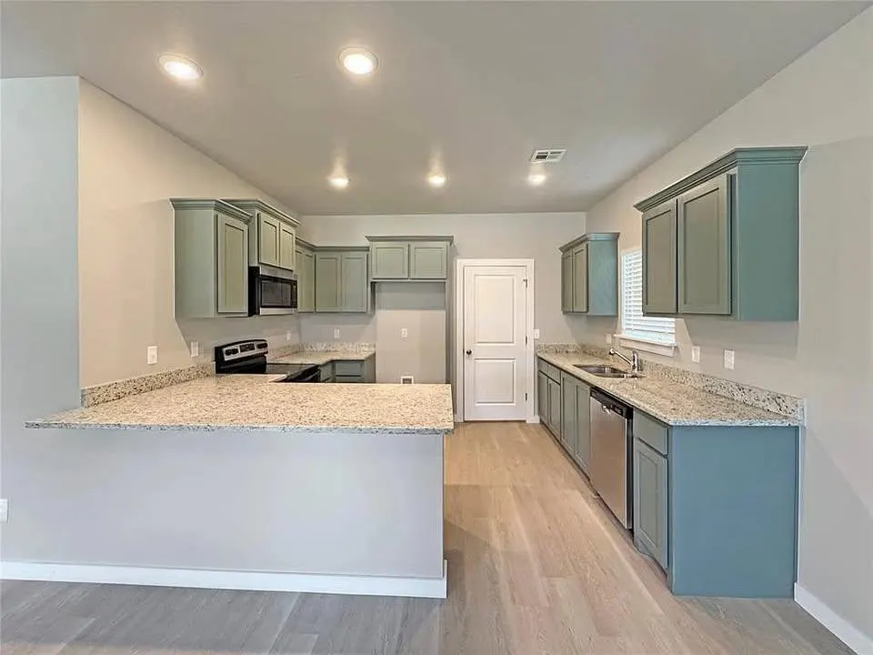 Photo 3 — 1108 W Dewey St Street, Shawnee, OK 74801