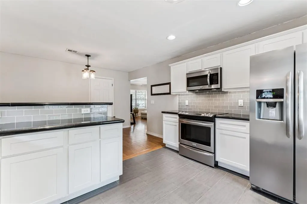 Photo 7 — 6802 NW 45th Street, Bethany, OK 73008
