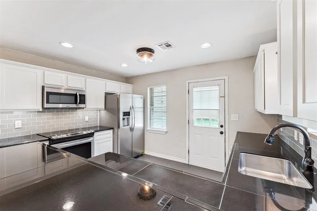 Photo 10 — 6802 NW 45th Street, Bethany, OK 73008