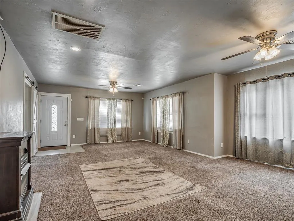 Photo 5 — 901 W Wade Street, El Reno, OK 73036