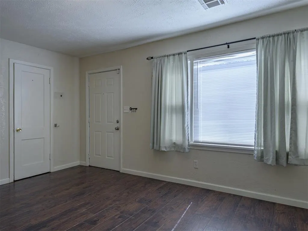 Photo 4 — 6701 NW 26th Street, Bethany, OK 73008