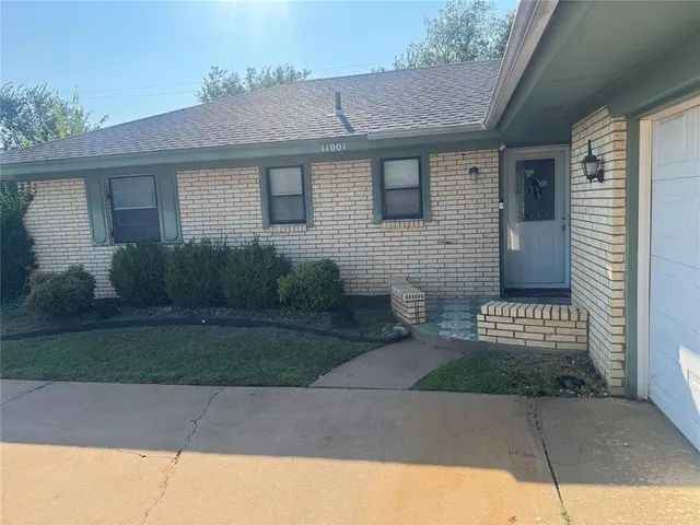 Photo 3 — 11001 Rochdale Avenue, Oklahoma City, OK 73114