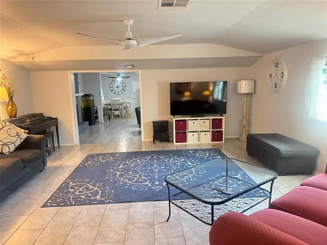 Photo 8 — 11001 Rochdale Avenue, Oklahoma City, OK 73114