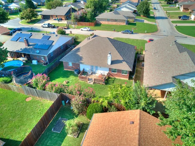 Photo 6 — 2404 SW 99th Street, Oklahoma City, OK 73159