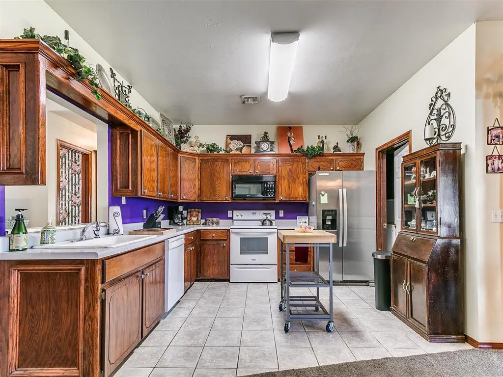 Photo 20 — 2404 SW 99th Street, Oklahoma City, OK 73159