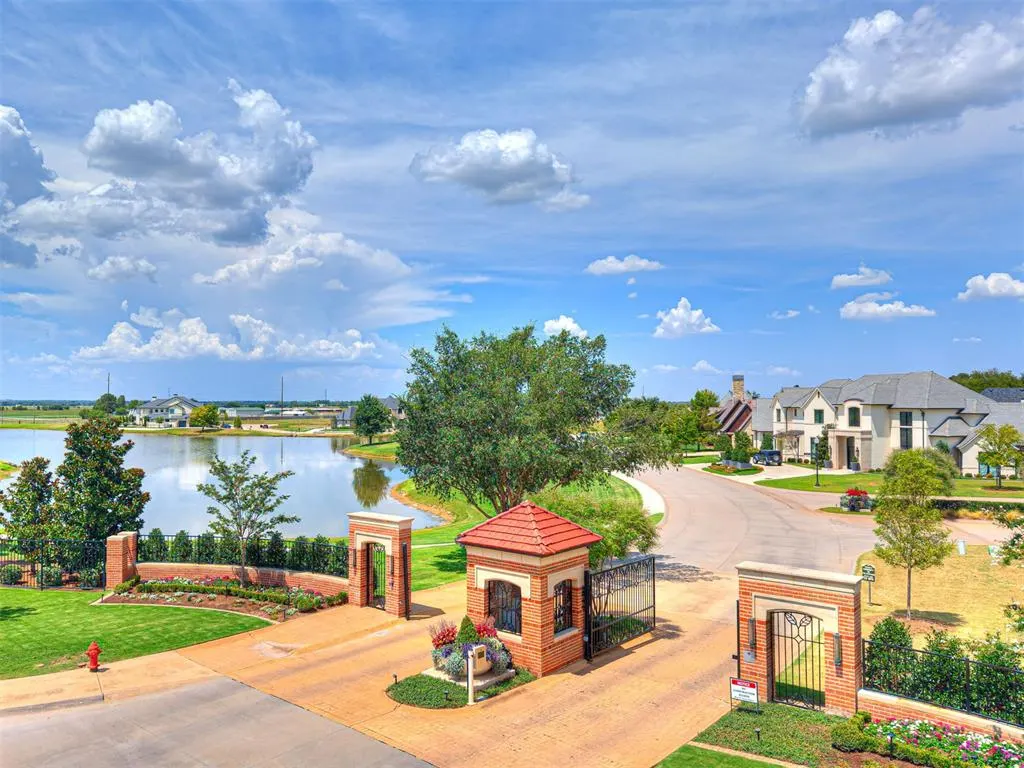 Photo 2 — 2600 Brixton Drive, Norman, OK 73072