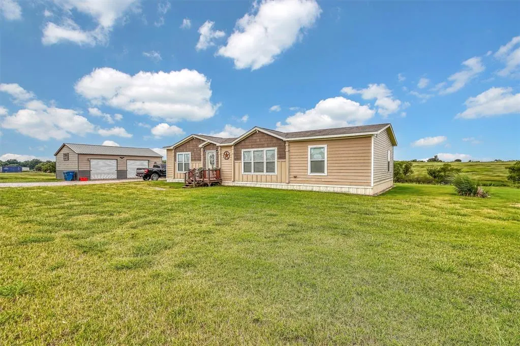 Photo 2 — 11775 N 2240 Road, New Cordell, OK 73632
