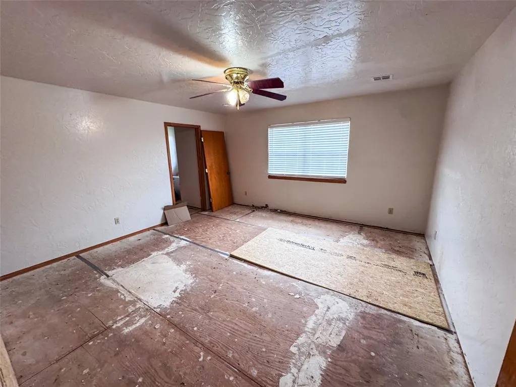 Photo 31 — 99104 N 3750 Road, Okemah, OK 74859