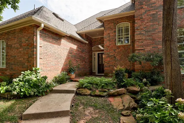 Photo 3 — 1516 Two Bridge Drive, Oklahoma City, OK 73131