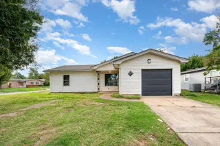 Sold home at 2202 SW 53rd Street