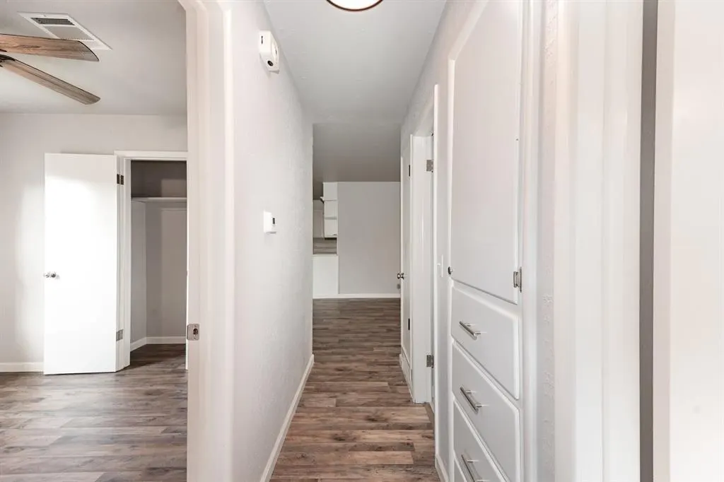 Photo 4 — 2202 SW 53rd Street, Oklahoma City, OK 73119