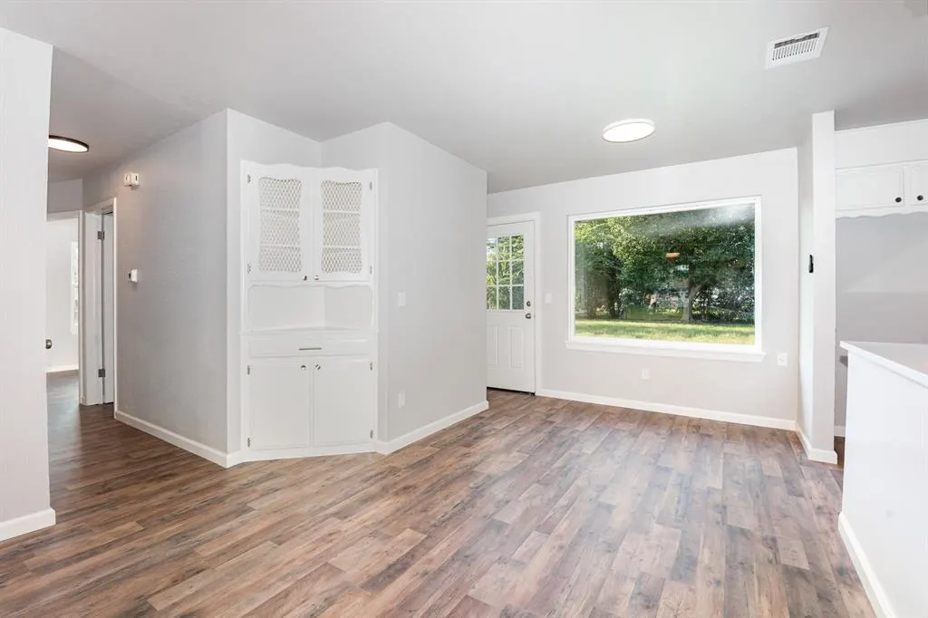 Photo 7 — 2202 SW 53rd Street, Oklahoma City, OK 73119