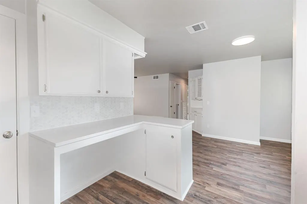 Photo 9 — 2202 SW 53rd Street, Oklahoma City, OK 73119