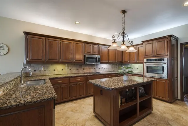 Photo 8 — 9205 SW 25th Street, Oklahoma City, OK 73128