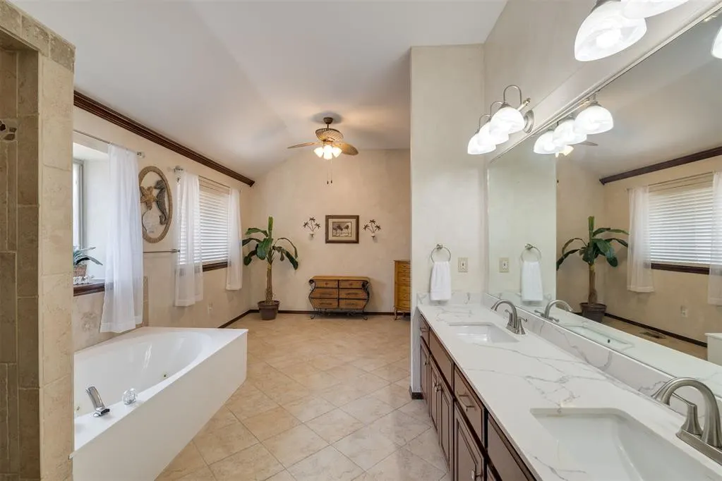Photo 17 — 9205 SW 25th Street, Oklahoma City, OK 73128