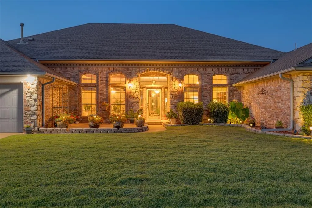 Photo 2 — 9205 SW 25th Street, Oklahoma City, OK 73128