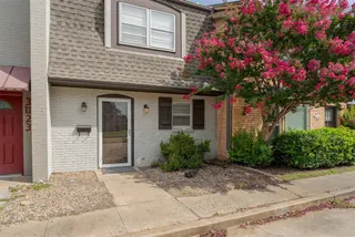 Sold home at 3021 W Wilshire Boulevard