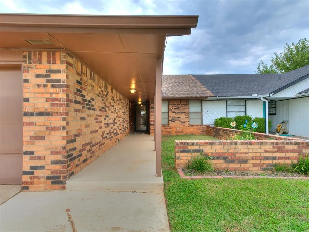 Photo 3 — 3845 Southwind Avenue, Oklahoma City, OK 73179