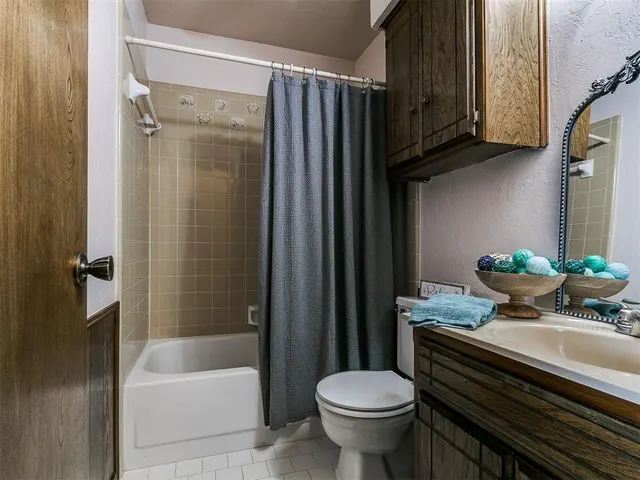 Photo 5 — 3845 Southwind Avenue, Oklahoma City, OK 73179