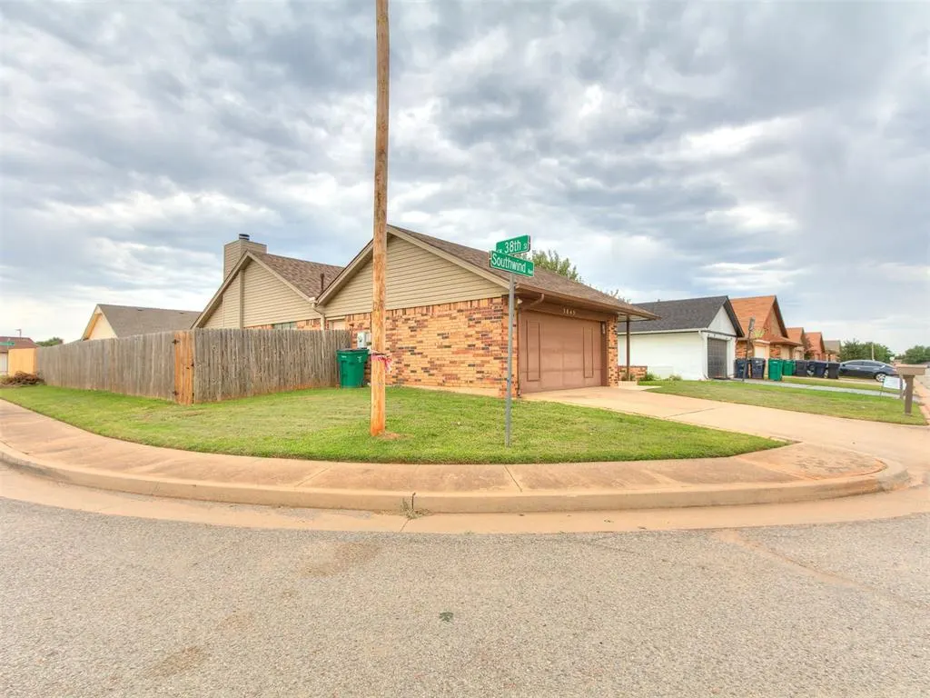 Photo 32 — 3845 Southwind Avenue, Oklahoma City, OK 73179