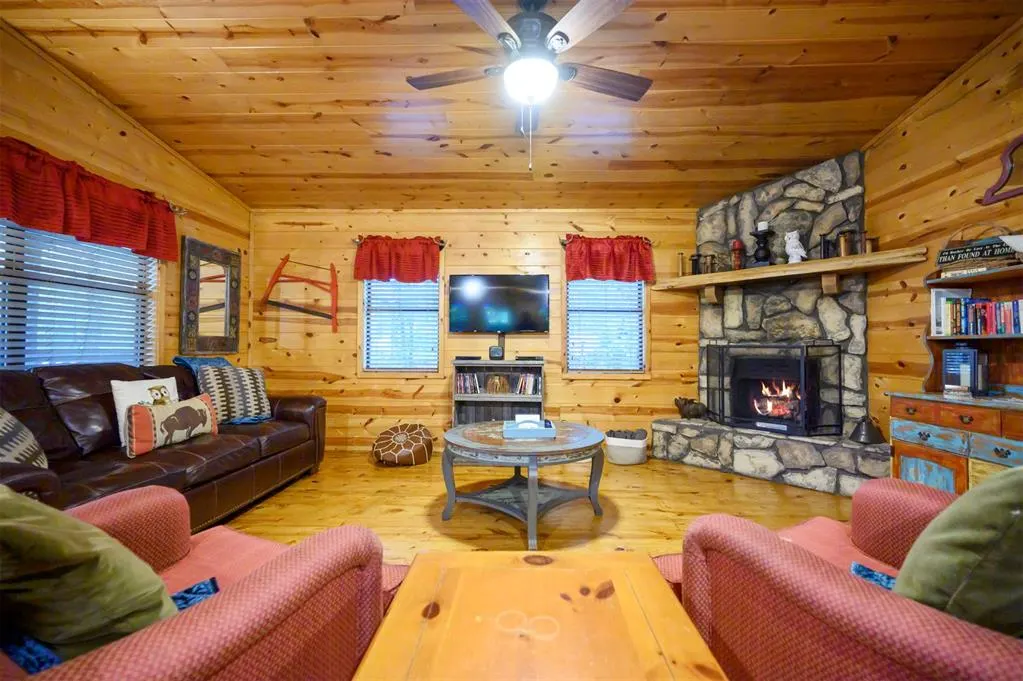 Photo 5 — 320 Orca Road, Broken Bow, OK 74728