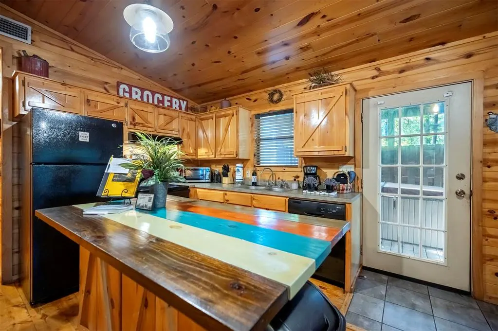 Photo 11 — 320 Orca Road, Broken Bow, OK 74728