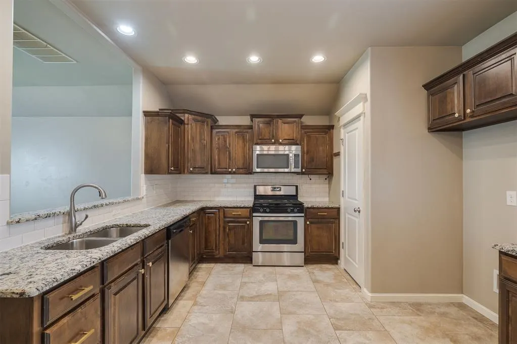 Photo 18 — 8609 SW 36th Terrace, Oklahoma City, OK 73179