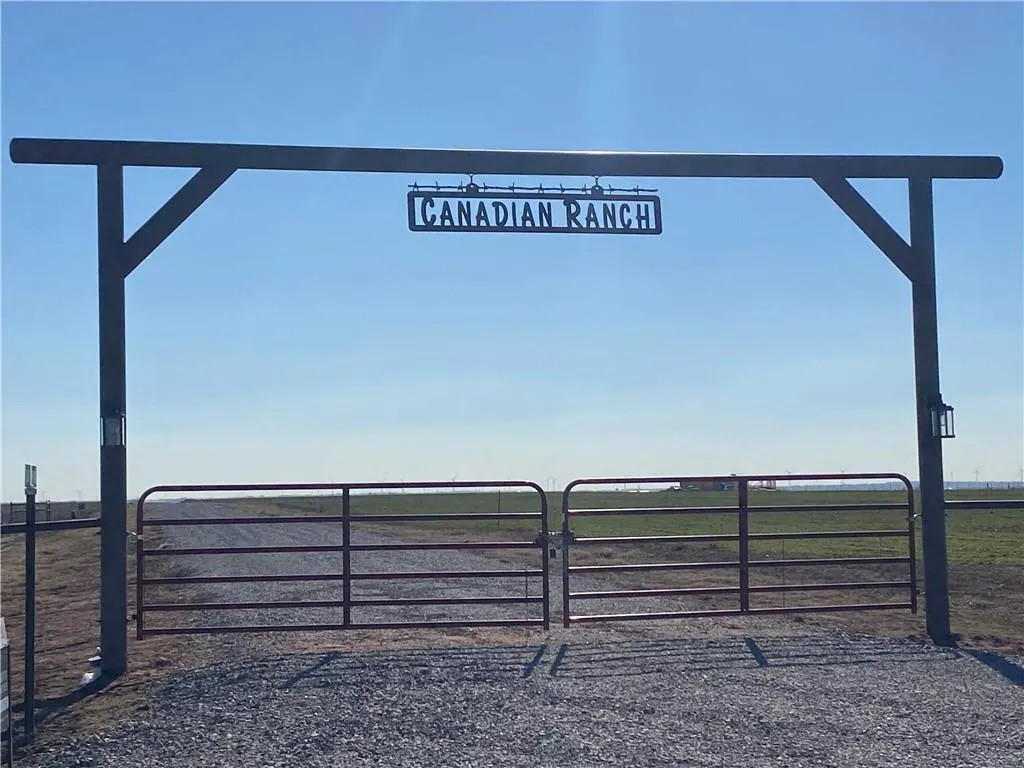 Front exterior — 4800 Old Farm Road, El Reno, OK 73036