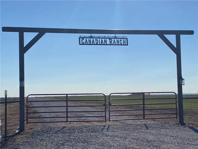 Front exterior — 4800 Old Farm Road, El Reno, OK 73036
