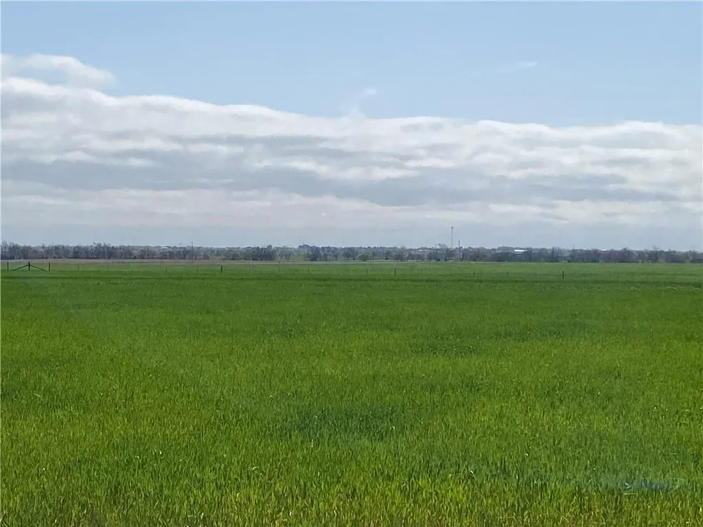 Photo 6 — 4800 Old Farm Road, El Reno, OK 73036