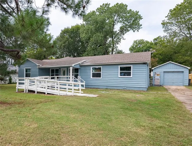 Photo 3 — 1515 Seran Drive, Wewoka, OK 74884
