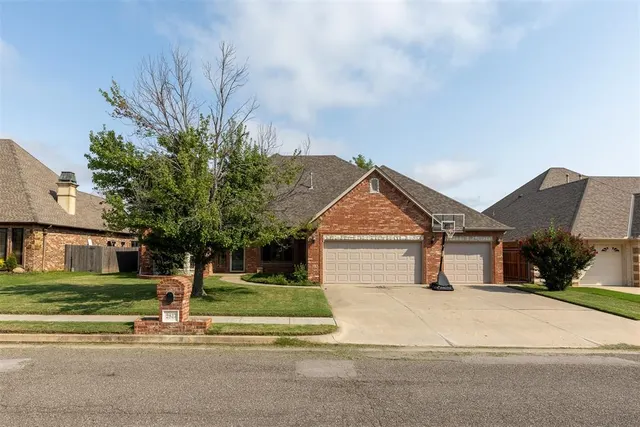 Photo 2 — 2817 SW 137th Street, Oklahoma City, OK 73170