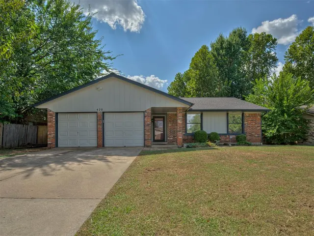 Photo 2 — 420 Brighton Drive, Edmond, OK 73003