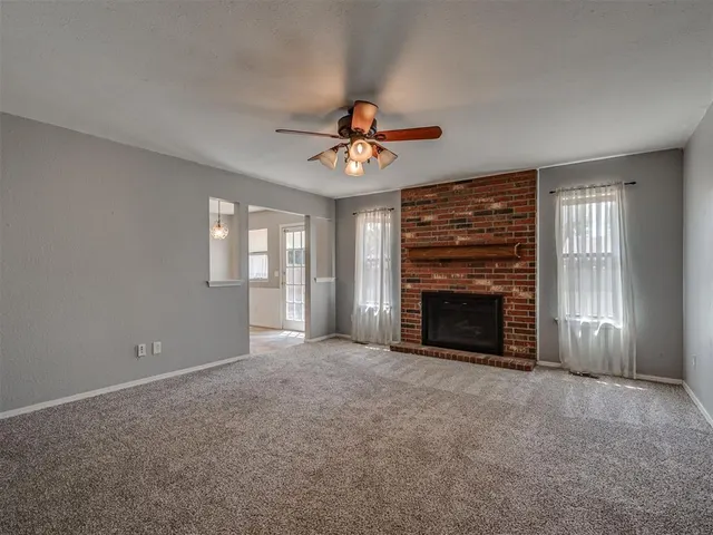 Photo 3 — 420 Brighton Drive, Edmond, OK 73003