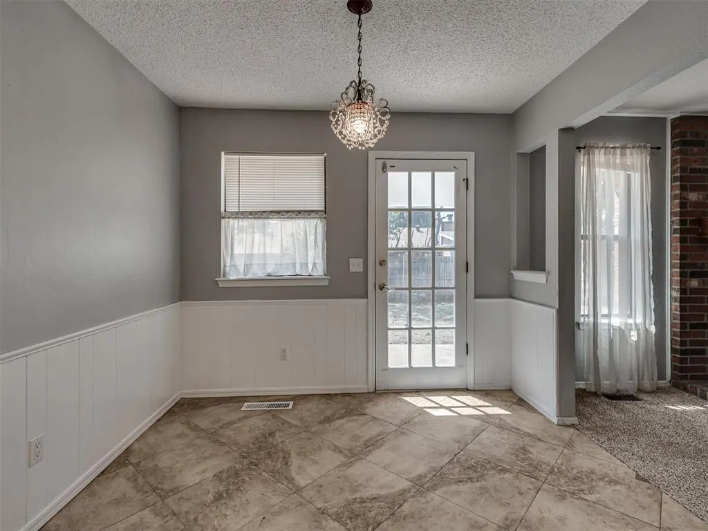 Photo 11 — 420 Brighton Drive, Edmond, OK 73003