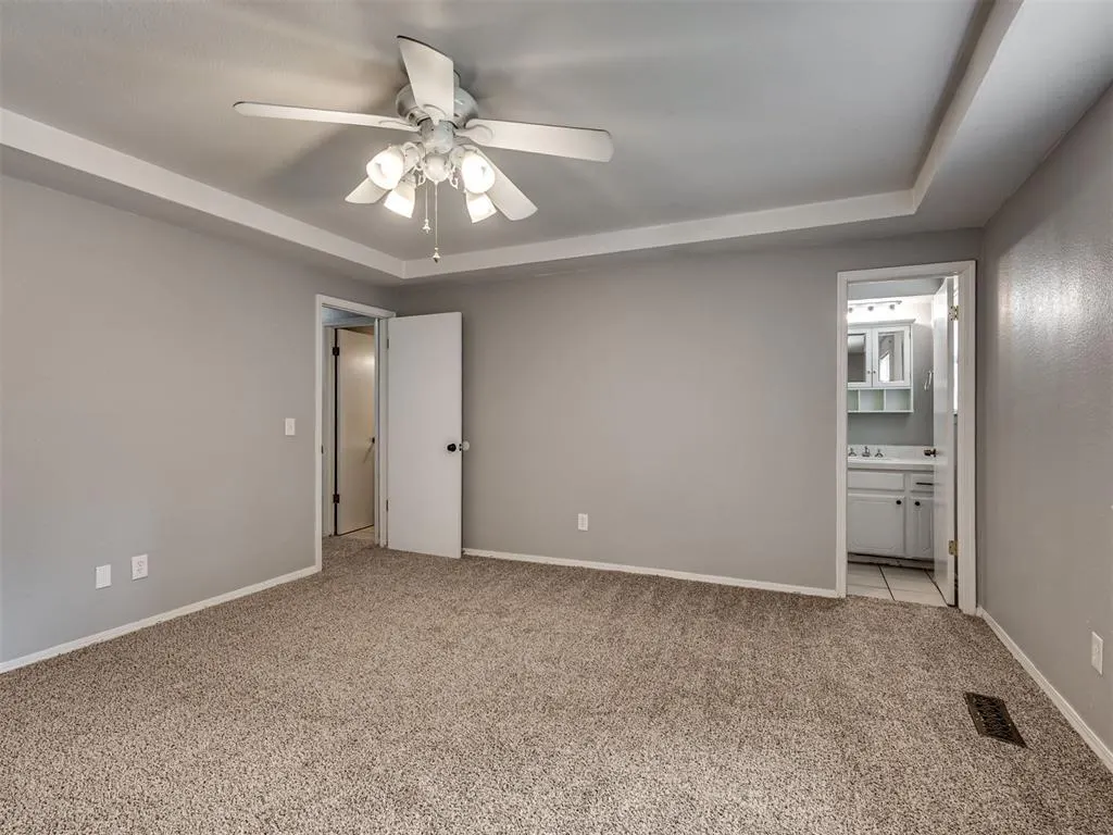 Photo 14 — 420 Brighton Drive, Edmond, OK 73003